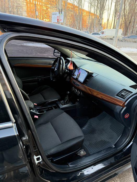 Продам ланцер 2.0 срочно