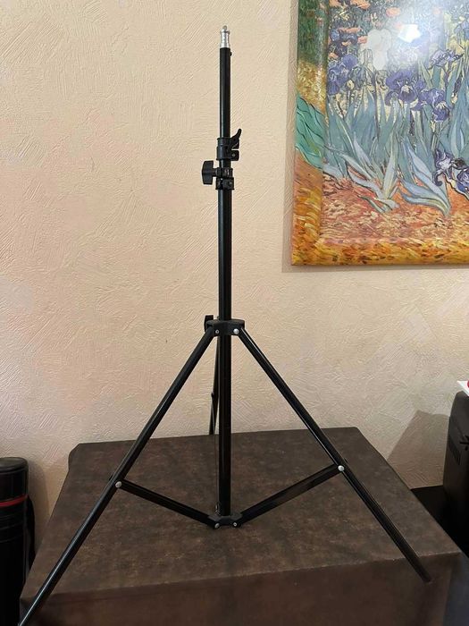 Штатив для фото и видео съемок