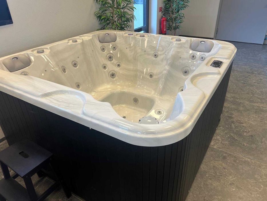 NOWE Jacuzzi RLX Spa RS40 – Szwedzki luksus! Zima 2026, 2 leżanki!