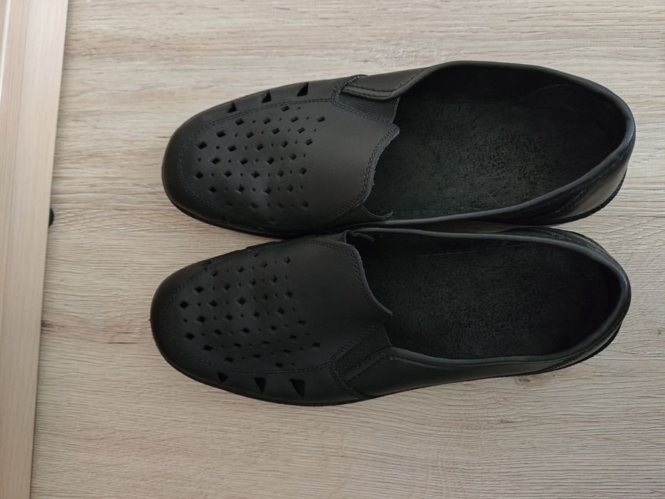 Взуття жіноче. Зручне. Повсякденне.