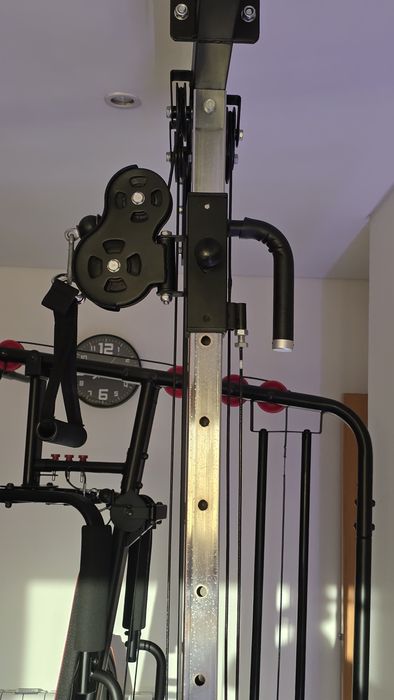 Crossover polia musculação ginásio