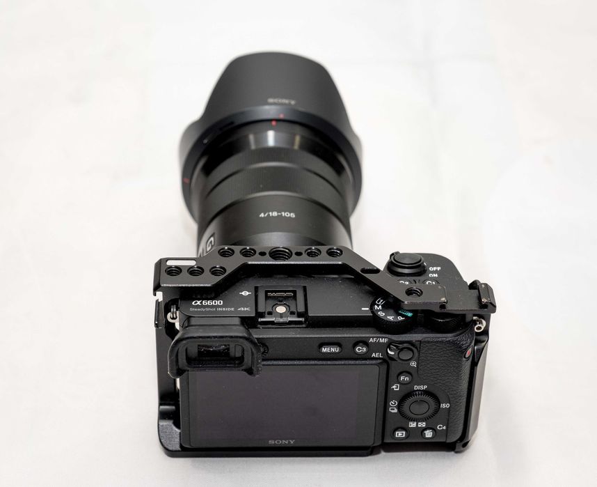 Sony Alpha 6600 com objetiva 18-105 f4