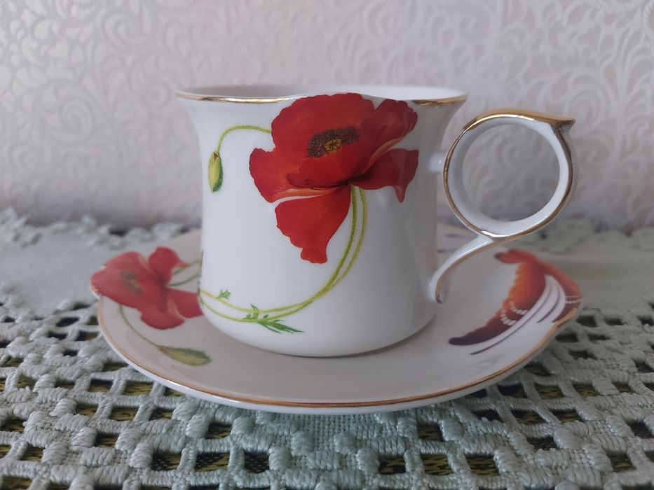 Чайная пара чашка блюдце с маками