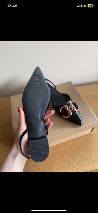 Baleriny z klamrą nowe Reserved