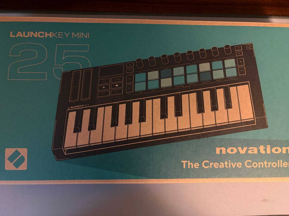 -= Novation Launchkey Mini MK4 =- klawiatura midi