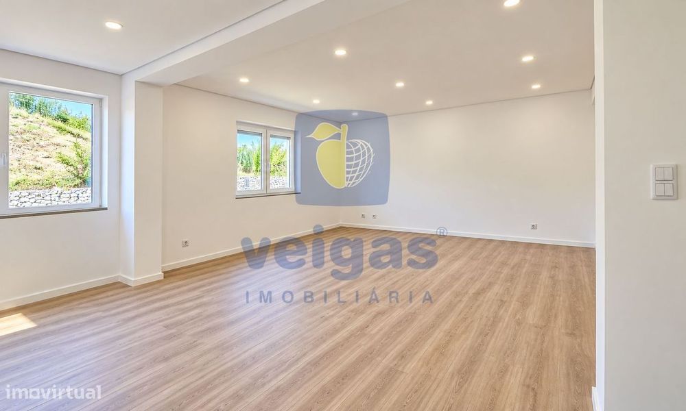 T2 totalmente renovado em Alhandra — conforto, modernidade e tranquili