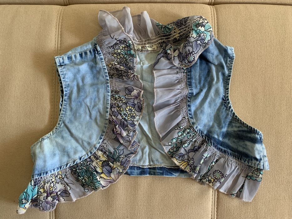 Віддам безкоштовно легкий котоновий костюмчик на літо (розмір 42)