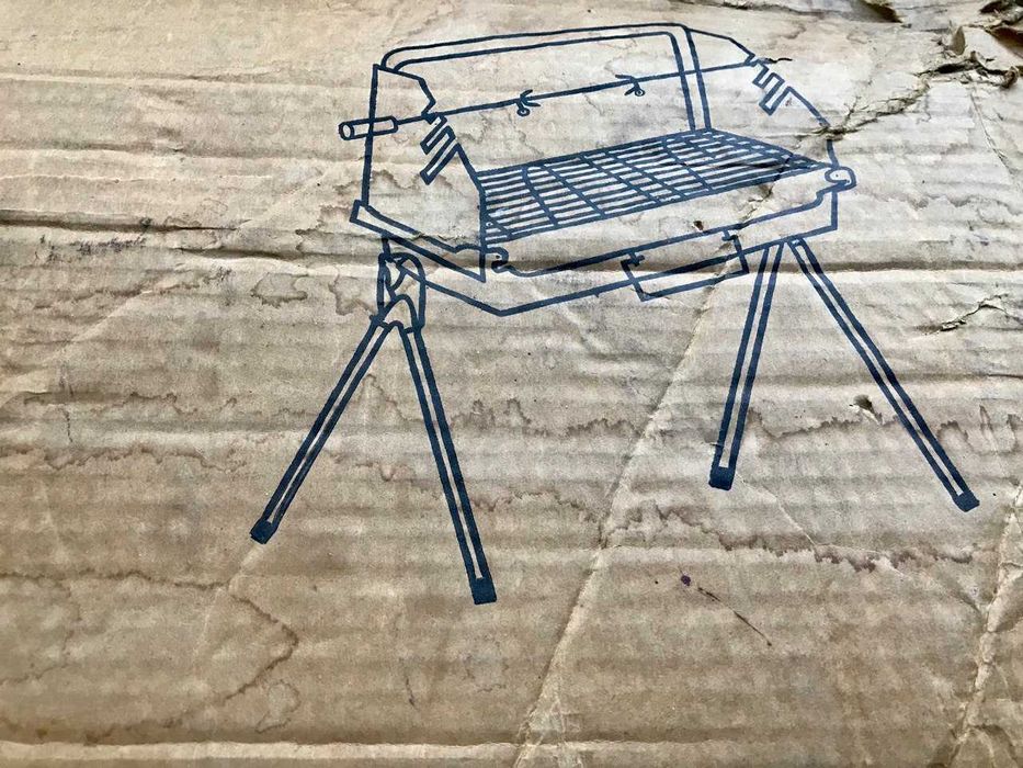 Садовий гріль переносний розкладний в дуже гарному стані.