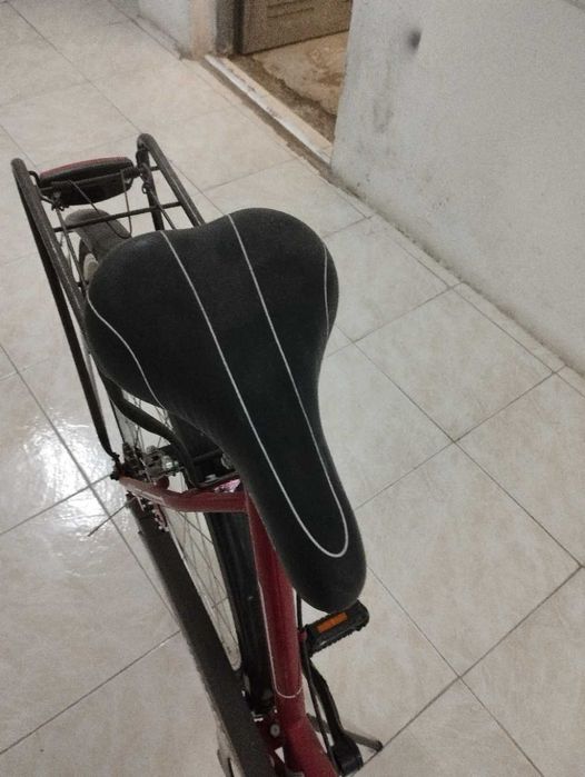 Bicicleta de senhora, citadina, modelo retro, sem uso