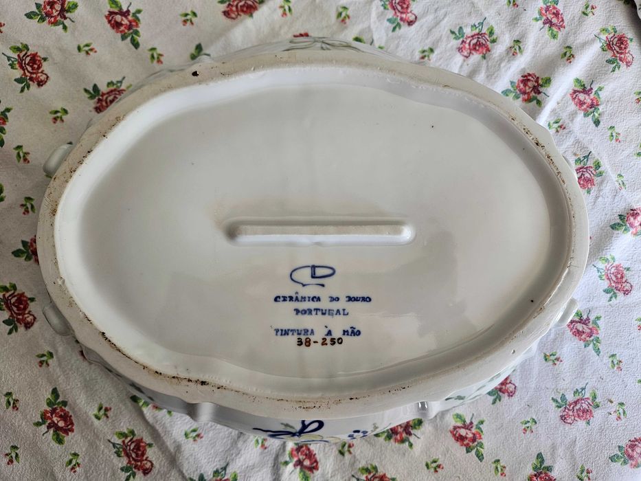 Terrina pintada à mão
