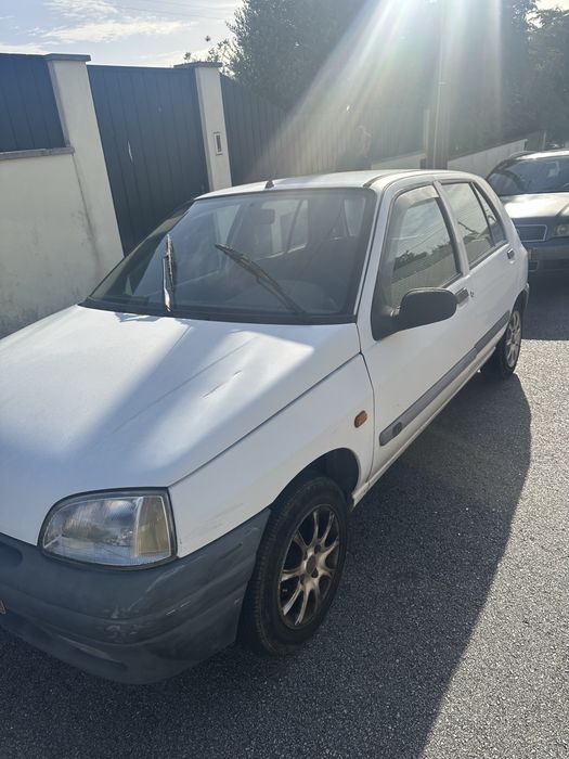 Reno clio pegar e andar