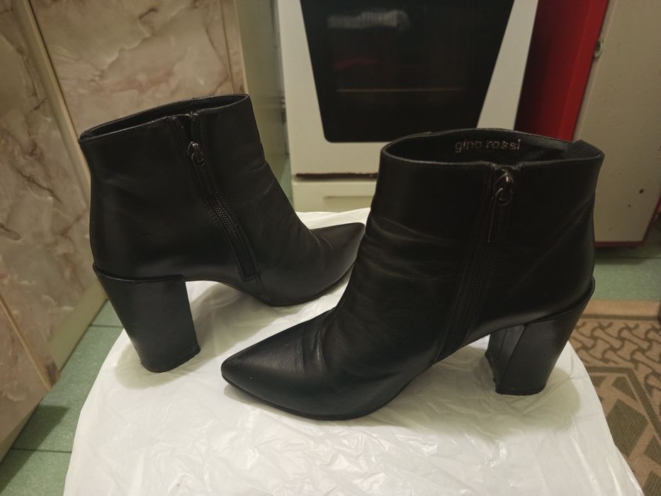 Жіночі ботильйони Gino Rossi