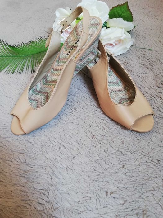 Piękne sandałki na koturnie Emilio Luca rozm. 39