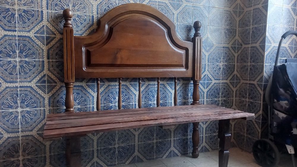 Banco a partir de cabeceira de cama