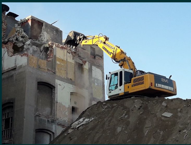 Rozbiórki, wyburzenia, kruszenie betonu, usługi sprzętem budowlanym