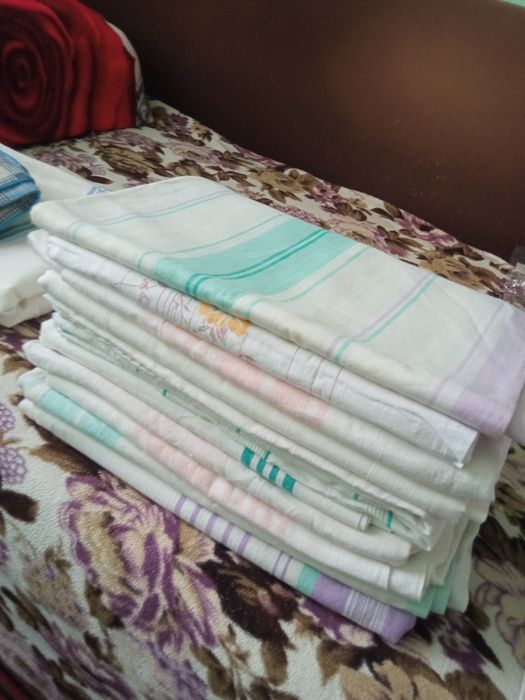 Пододеяльники ,простыни, наволочки.