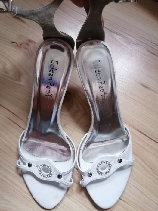 Sandałki na szpilce Golden Peak r. 38 białe z cyrkoniami na zabawę