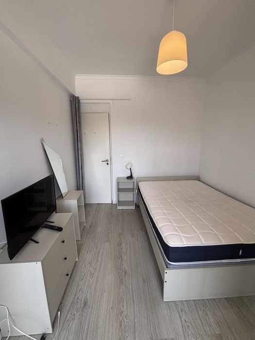 Quarto para Arrendar Cacém
