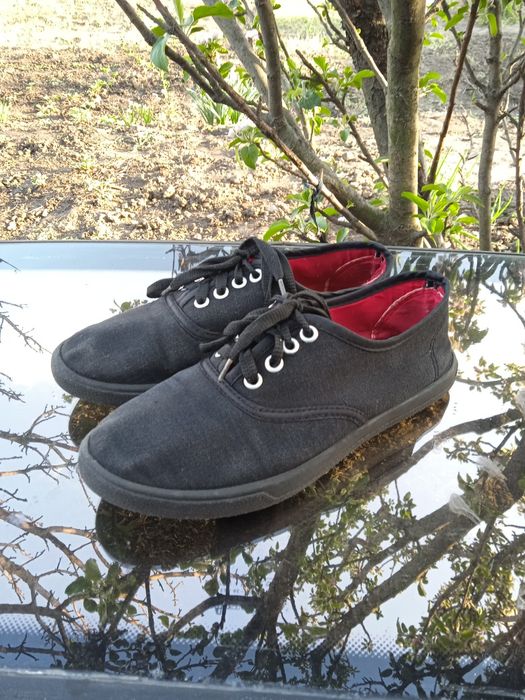 Продам кеды кроссовки  мокасины  36 размер