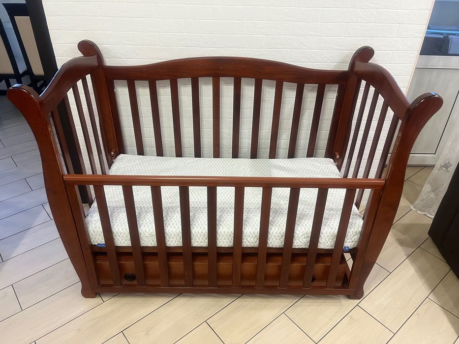 Продам дитяче ліжечко Фірма Соня ЛД