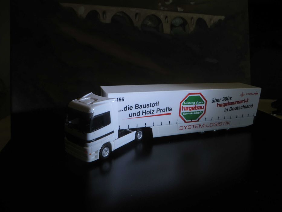 Camião coleção escala 1/87 - NOVO - Magnífico!