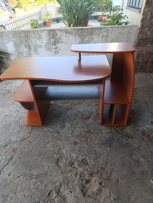 Secretária em cerejeira