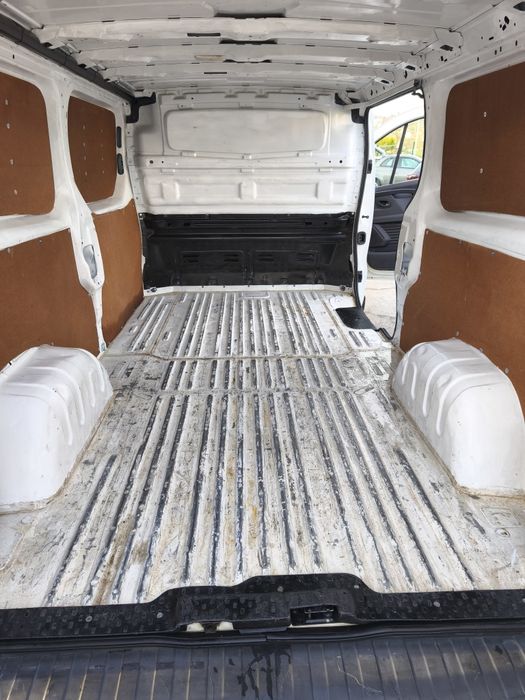 RENAULT TRAFIC Phase lll 2.0 blue DCI 130cv L2H1 IVA DEDUTÍVEL