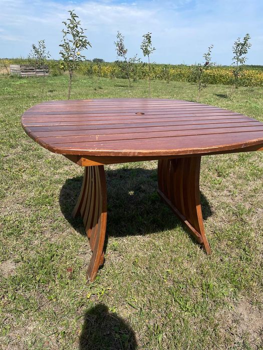 Набір садових меблів стіл і стільці