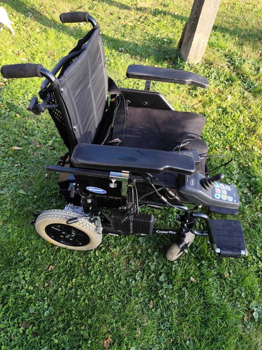 Elektryczny wózek inwalidzki.