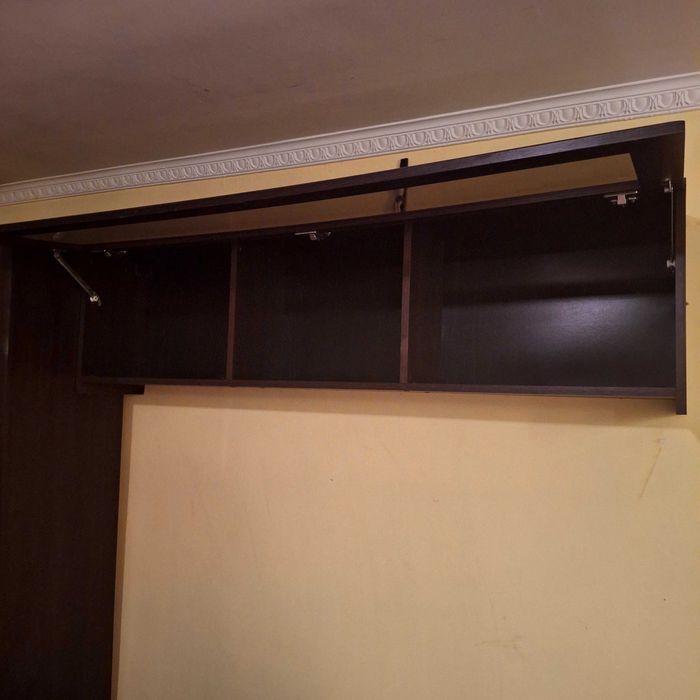 Brązowy zestaw mebli do salonu