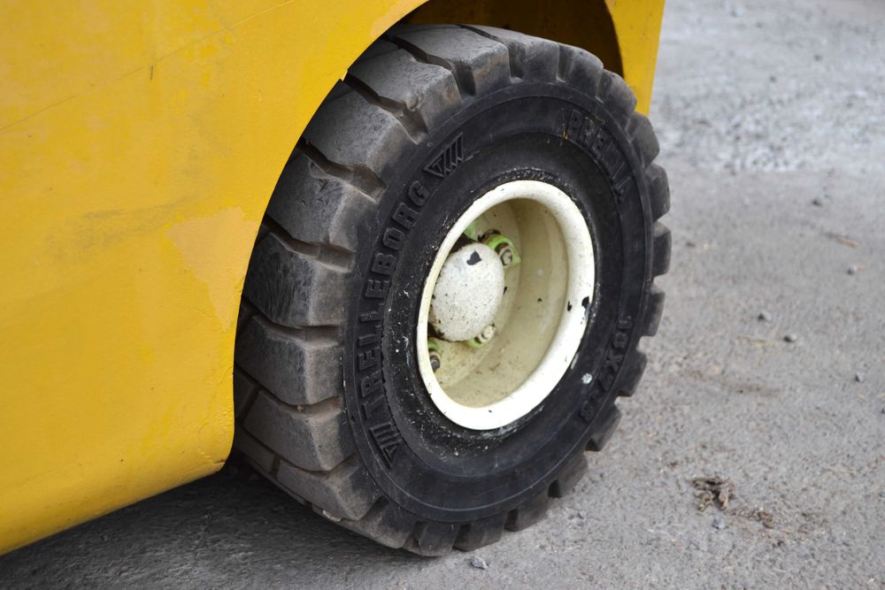 Вилочный погрузчик YALE GLP20VX 2 т. 4.9 м.