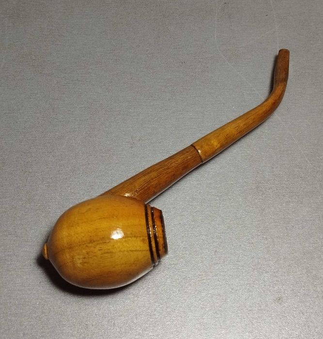 Натуральное дерево, много полезных и красивых вещей