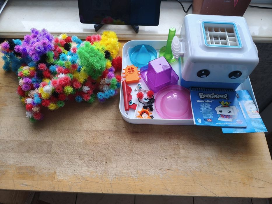 Bunchems BunchBot drukarka figurek z rzepow 3D