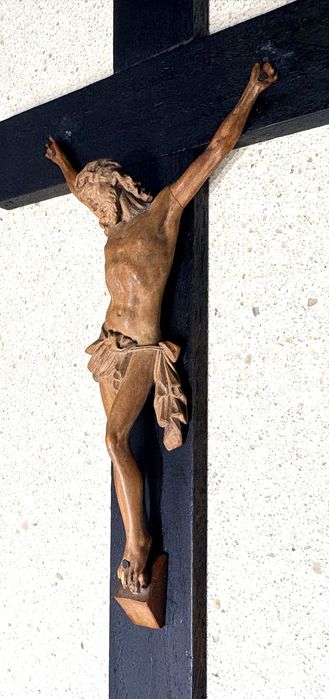 Antigo crucifixo do Sec XIX com magnífica escultura de Cristo