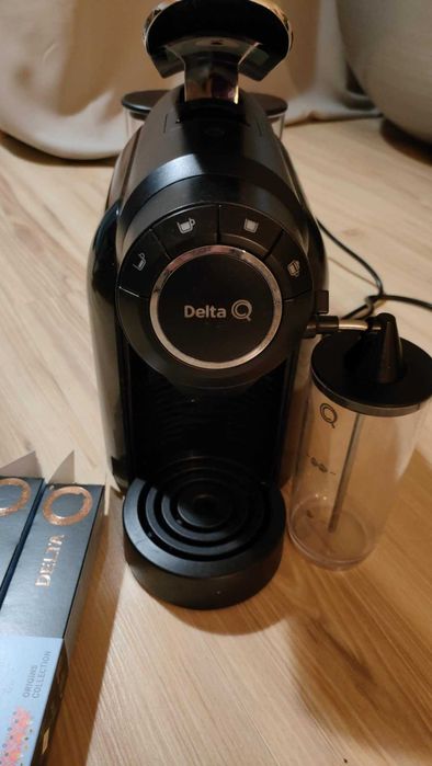 Tanio ekspres do kawy cały komplet OK  / uszkodzona klapka + Gratis