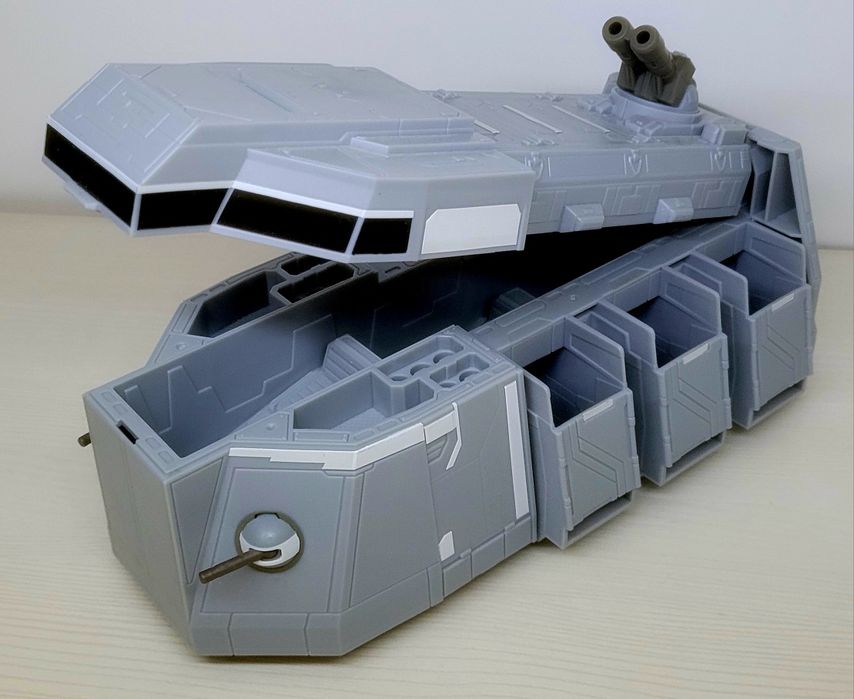 Imperial Troop Transport z uniwersum Star Wars.