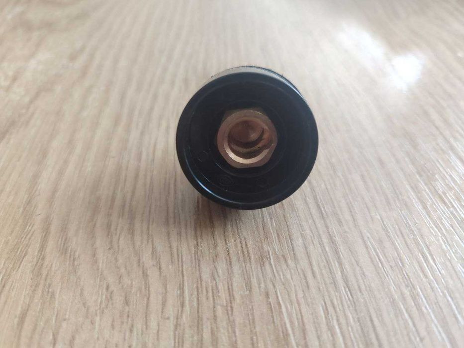 Сварочное байонетное гнездо 10-25 для платы диаметр отверстия 9 мм