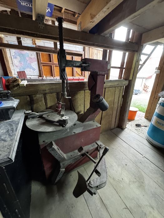 Montażownica do opon