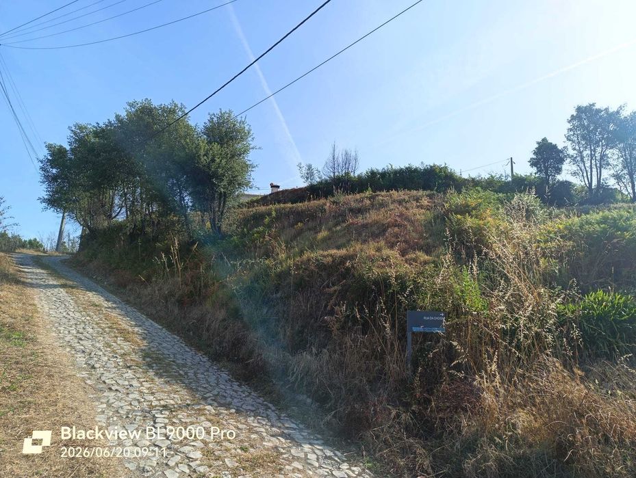 Vendo Terreno, com excelente área e várias possibilidades de construção . Já tem projeto aprovado.