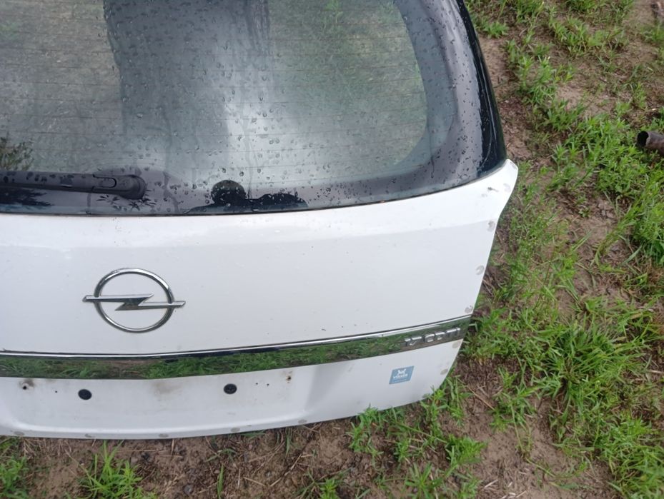 Opel Astra h lift  kombi tylna klapa