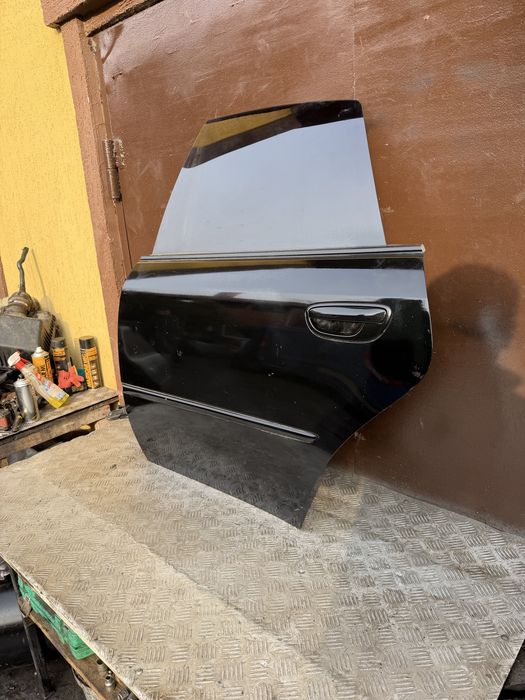 Дверь стекло левые Субару легаси subaru legacy год 04