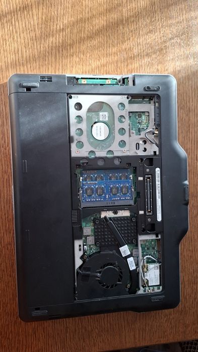 Laptop Dell Latitude XT3 - dotykowy i obrotowy ekran