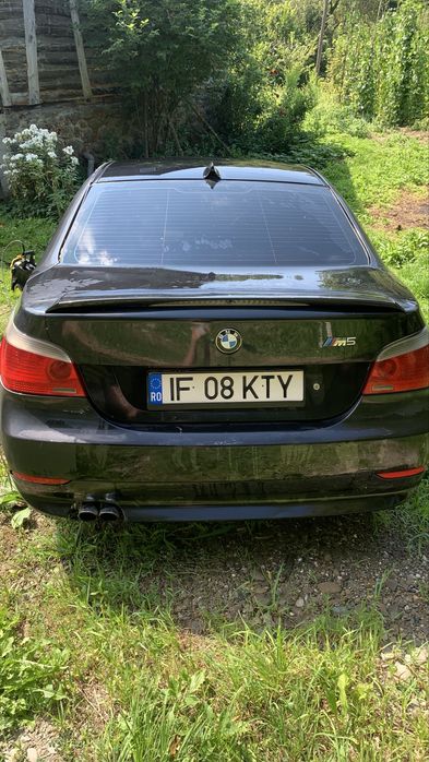 B .M.W    E 60  520 I