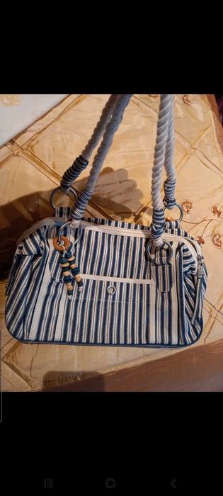 Bolsa de verão,  azul e branca, Bershka
