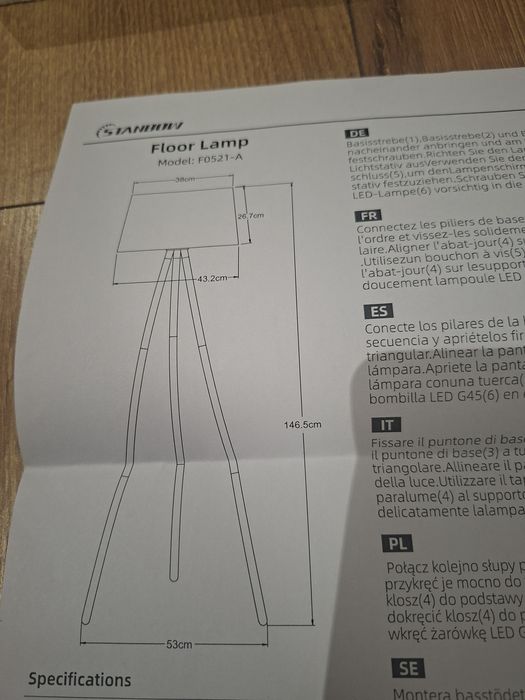 Lampa stojąca trójnóg z białym abażurem