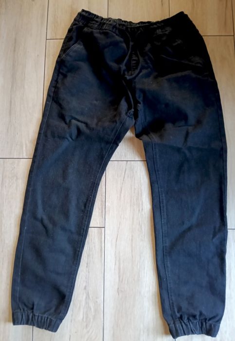 Joggery męskie czarne Sinsay 32