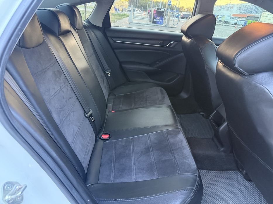 Honda Accord 2019 VIN 1HGCV1F18KA134838 фото оголошення 16 з 24