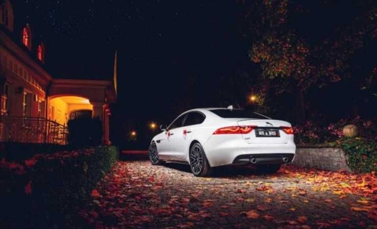 Auto do ślubu Jaguar XF biały