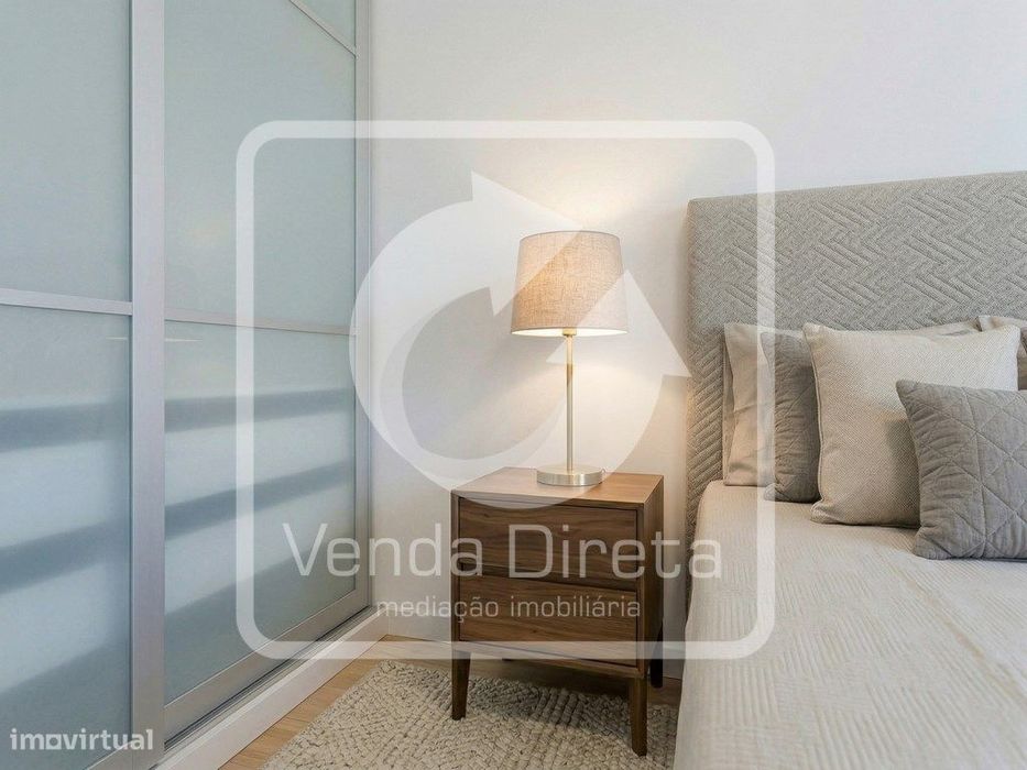 T2 Totalmente Remodelado com 3 Varandas | A 5 min do Cais Fluvial d...