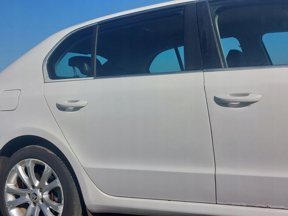 skoda superb ii sedan drzwi prawy tył tylne lf9e 9p9p 08-15r kompletne